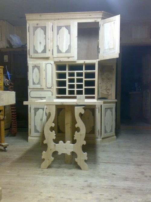 Luca Crosio - Armadio in cirmolo del 700. Engadina