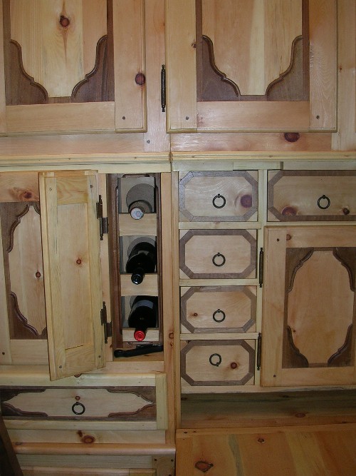 Luca Crosio - Armadio in cirmolo del 700. Engadina