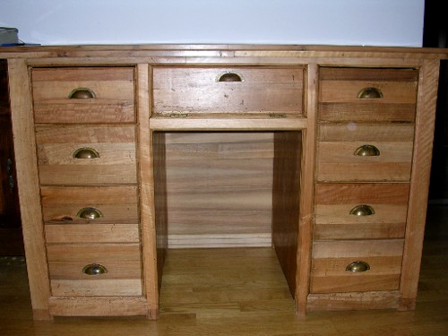 Luca Crosio - Scrivania in noce